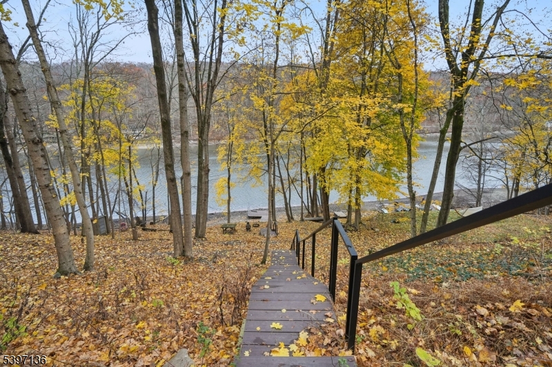 916 East End Road Newton, NJ 07860 - Photo 27 of 31 a view of a pathway with a yard