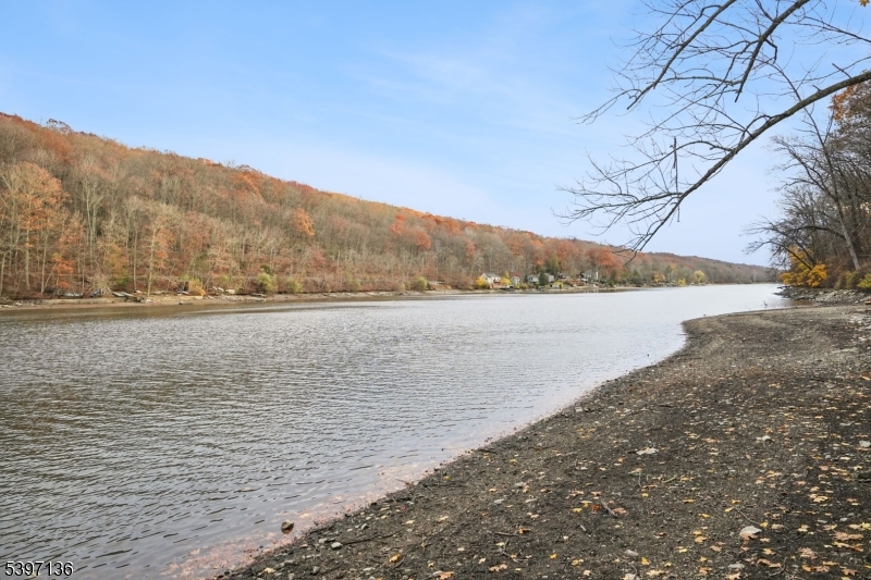 916 East End Road Newton, NJ 07860 - Photo 28 of 31 a view of lake with mountain
