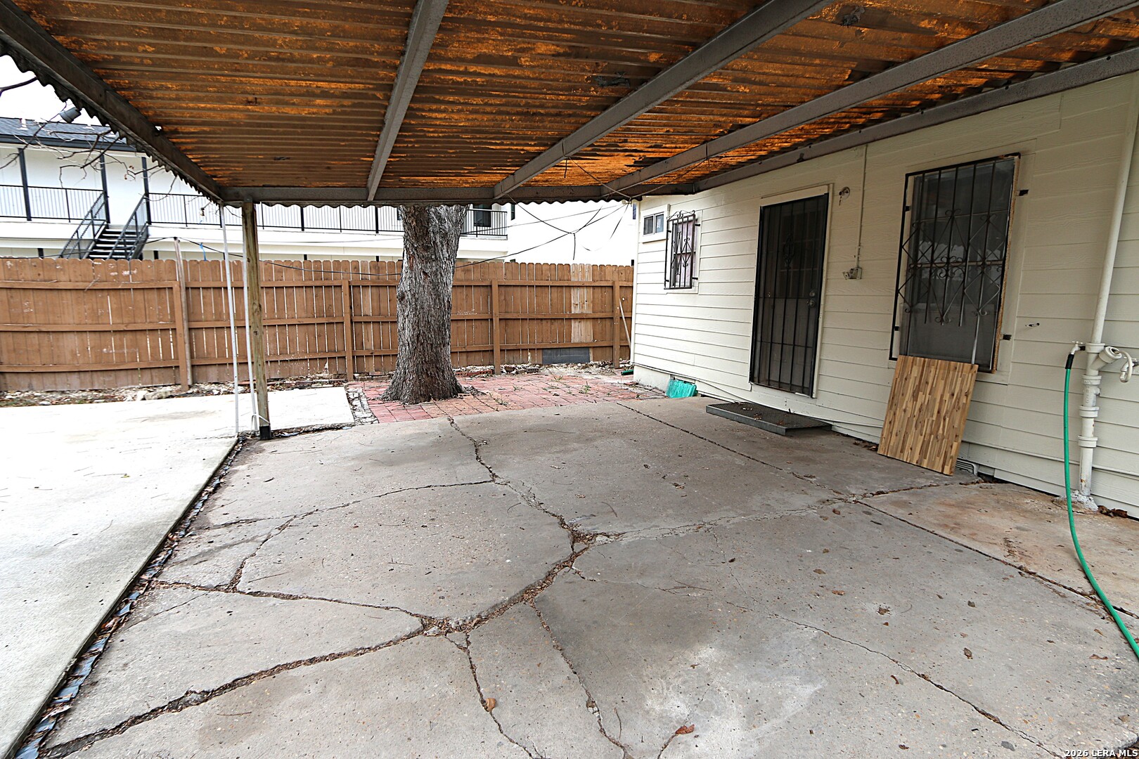 910 Culebra Road San Antonio, TX 78201 - Photo 17 of 33 a view of a backyard of the house