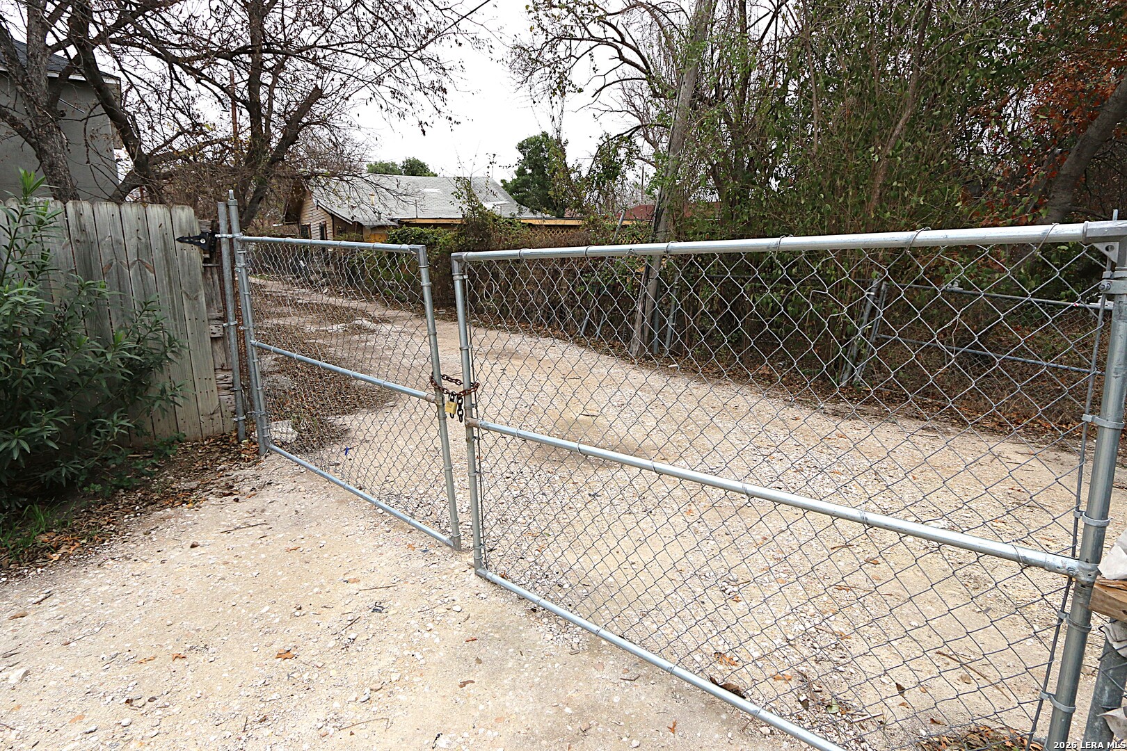 910 Culebra Road San Antonio, TX 78201 - Photo 30 of 33 a view of outdoor space with yard