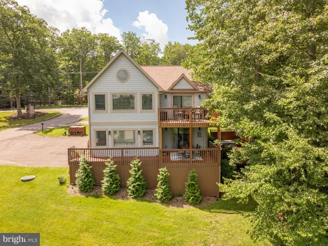 $749,900 | 25 Silver Tree Lane, Oakland, MD 21550
