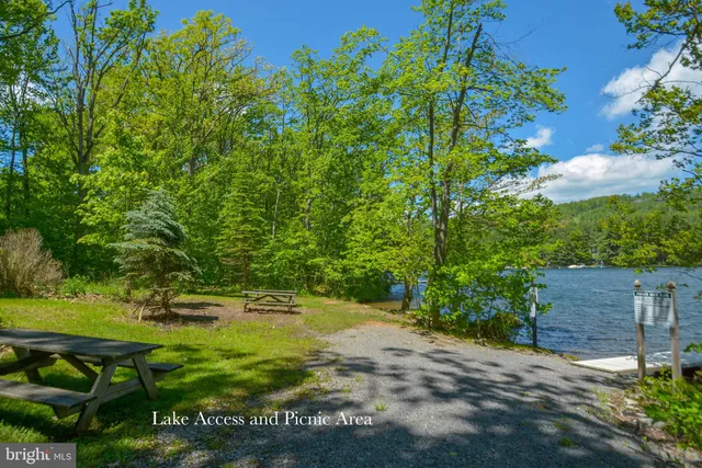 $749,900 | 25 Silver Tree Lane, Oakland, MD 21550