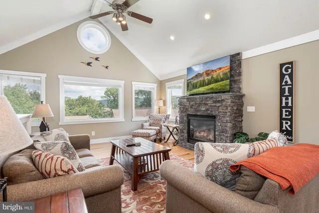 $749,900 | 25 Silver Tree Lane, Oakland, MD 21550