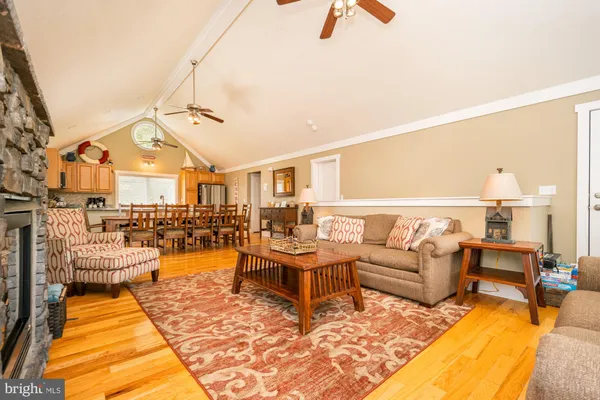 $749,900 | 25 Silver Tree Lane, Oakland, MD 21550