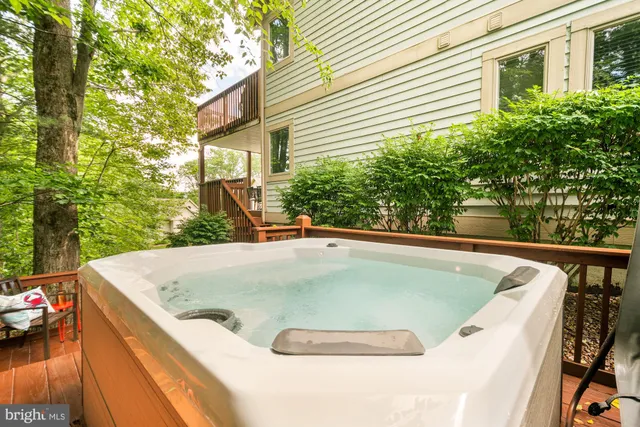 $749,900 | 25 Silver Tree Lane, Oakland, MD 21550