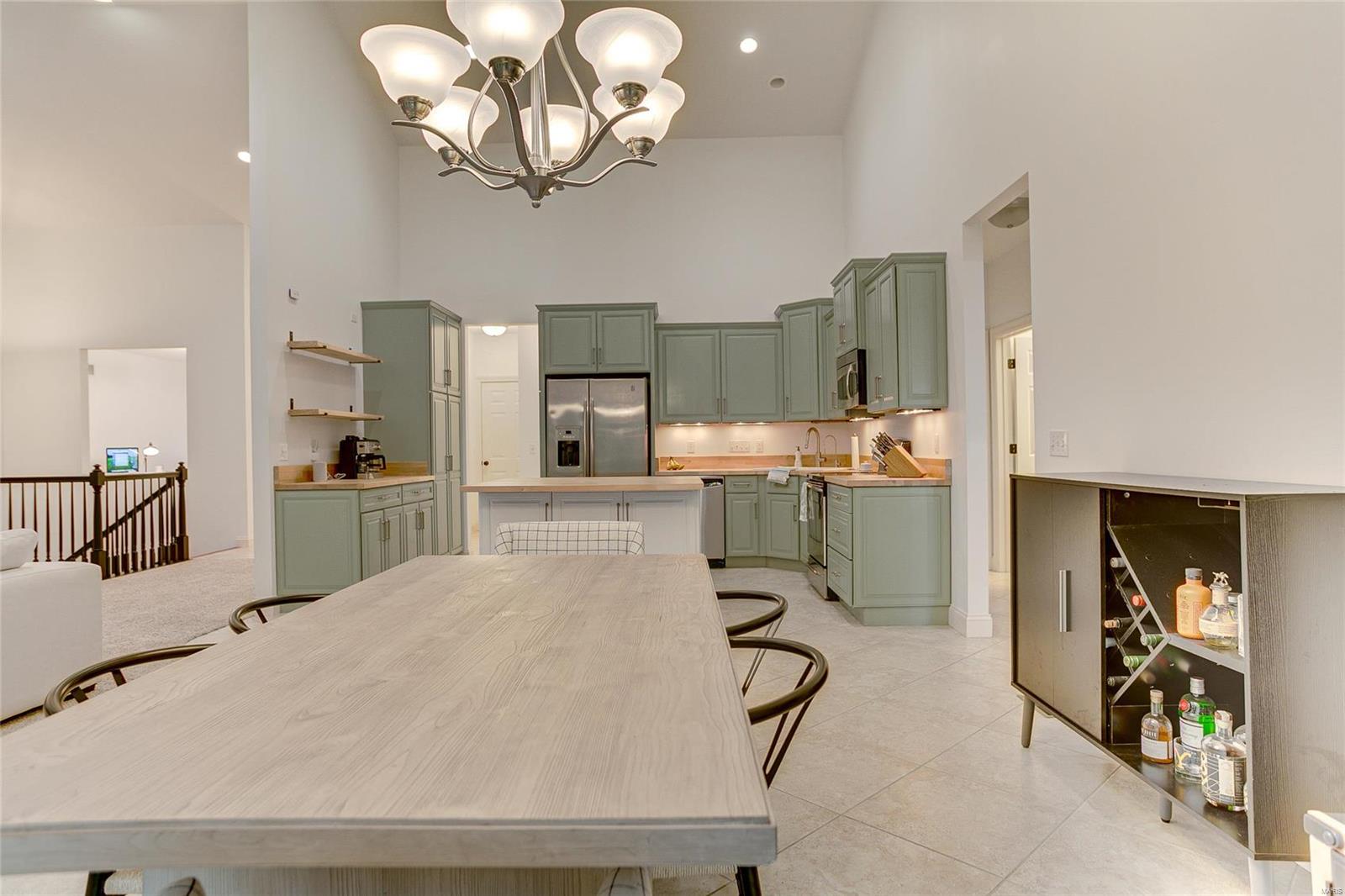 929 Summit Oaks Drive Eureka, MO 63025 - Photo 6 of 35