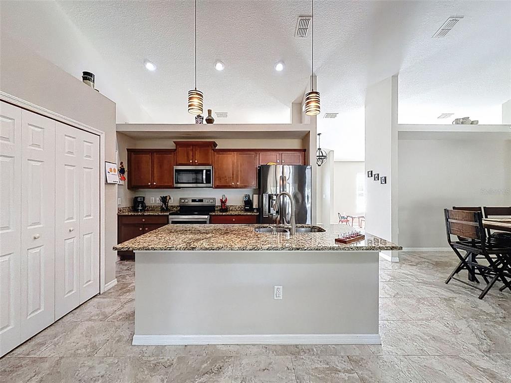 12105 Maripoe Road Weeki Wachee, FL 34614 - Photo 14 of 62