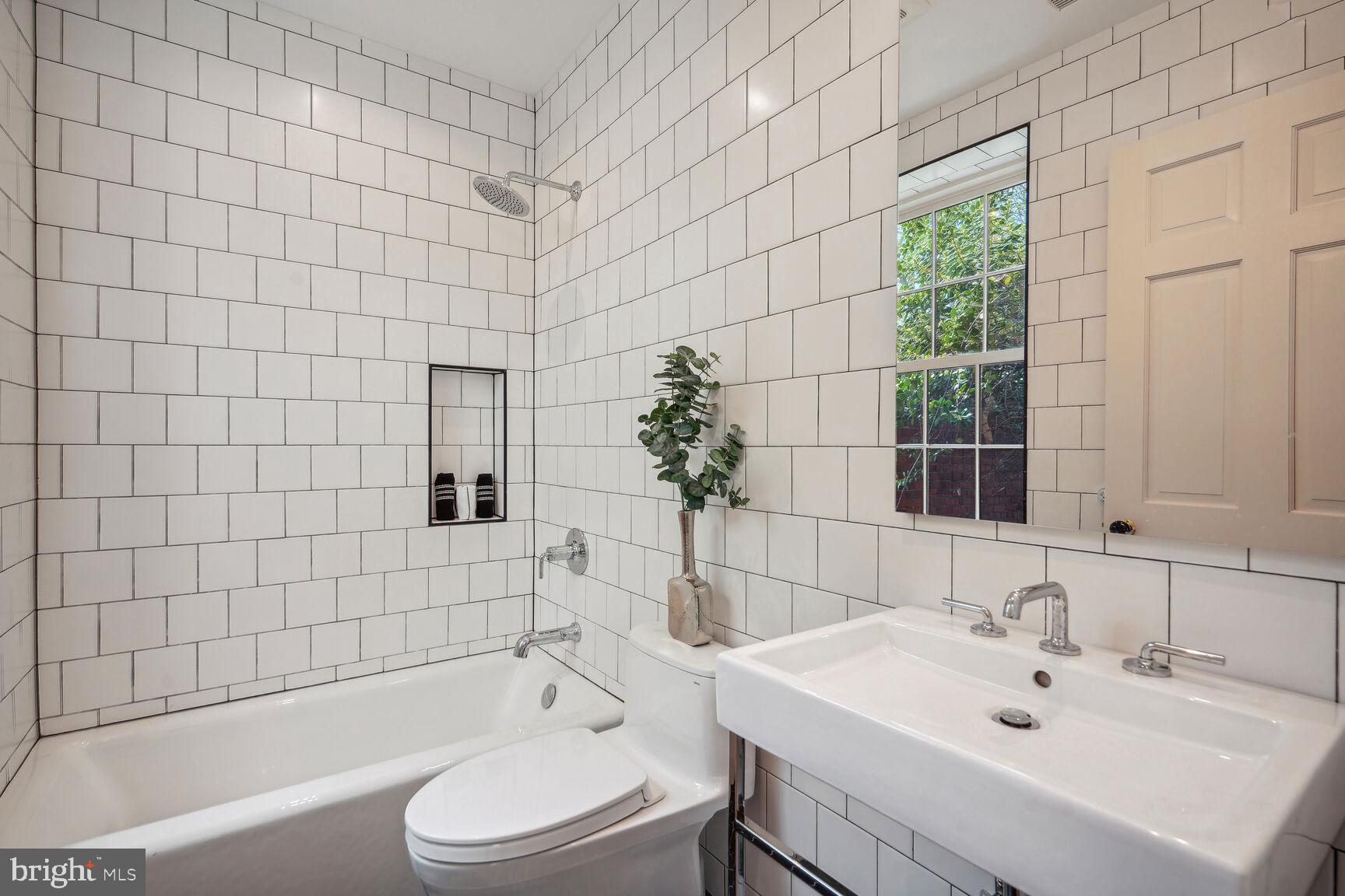 1306 27th Street Northwest Washington, DC 20007 - Photo 23 of 36 2nd level hall bathoom