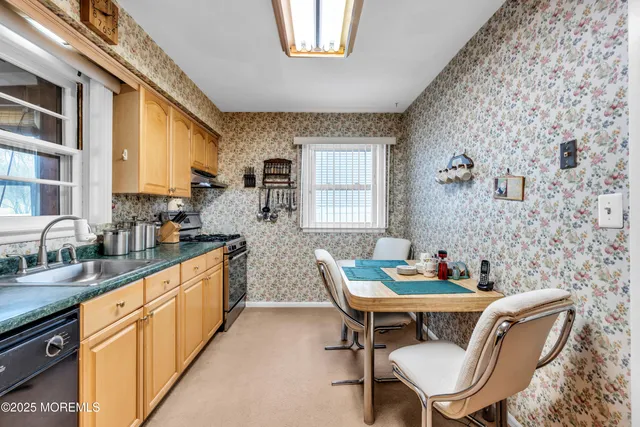 $495,000 | 4 Evergreen Place, Howell, NJ 07731