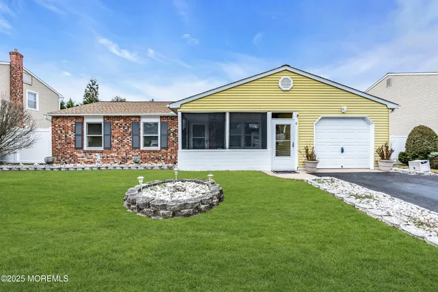 $495,000 | 4 Evergreen Place, Howell, NJ 07731