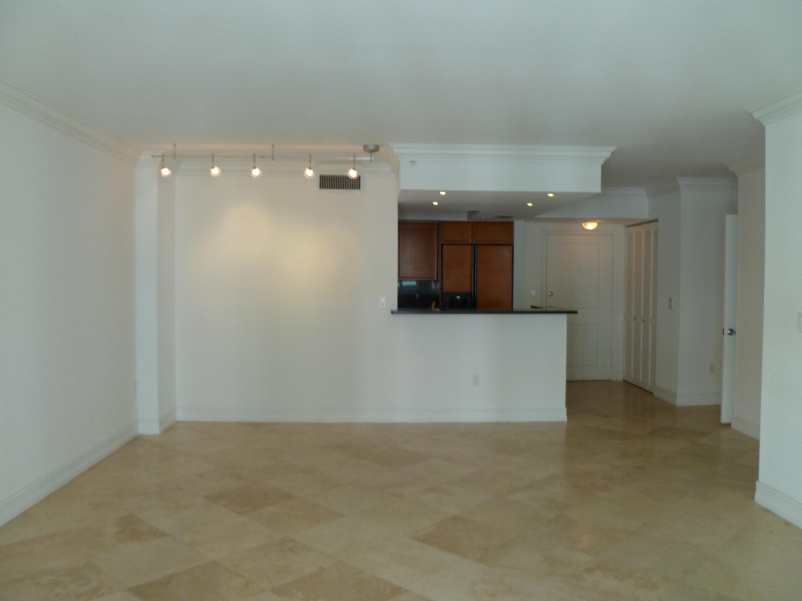 99 Southeast Mizner Boulevard, Unit 835 Boca Raton, FL 33432 - Photo 14 of 37 Living room/dining area