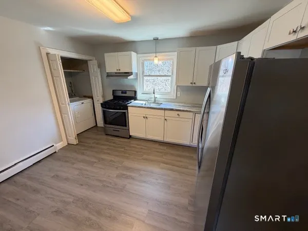 $2,750 | 192 High Street, Fairfield, CT 06824