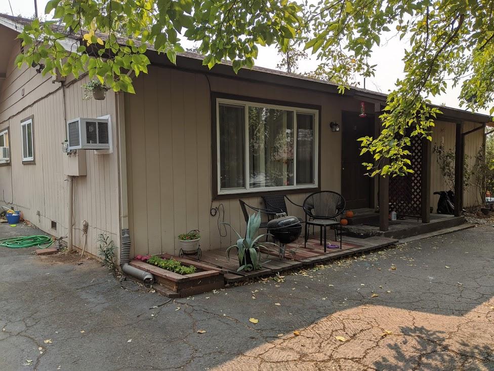 2561 Irwin Road Redding, CA 96002 - Photo 4 of 5 Irwin front duplex