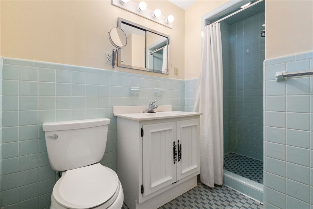 40 Bakers Hill Road Weston, MA 02493 - Photo 17 of 26