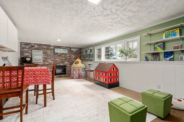 $1,695,000 | 40 Bakers Hill Road, Weston, MA 02493