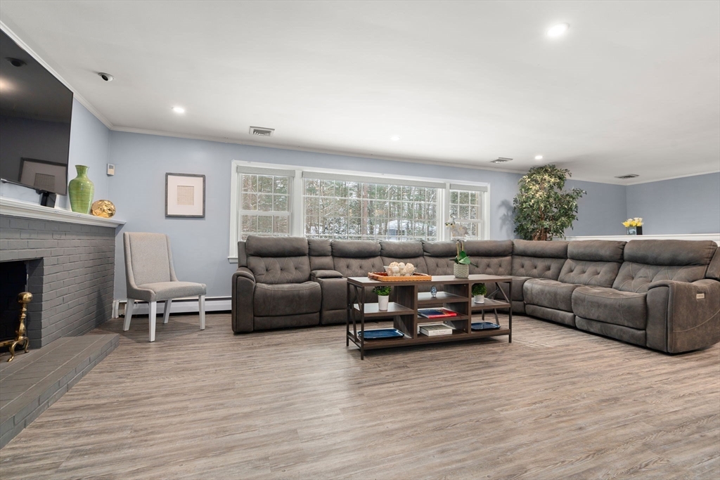 40 Bakers Hill Road Weston, MA 02493 - Photo 3 of 26