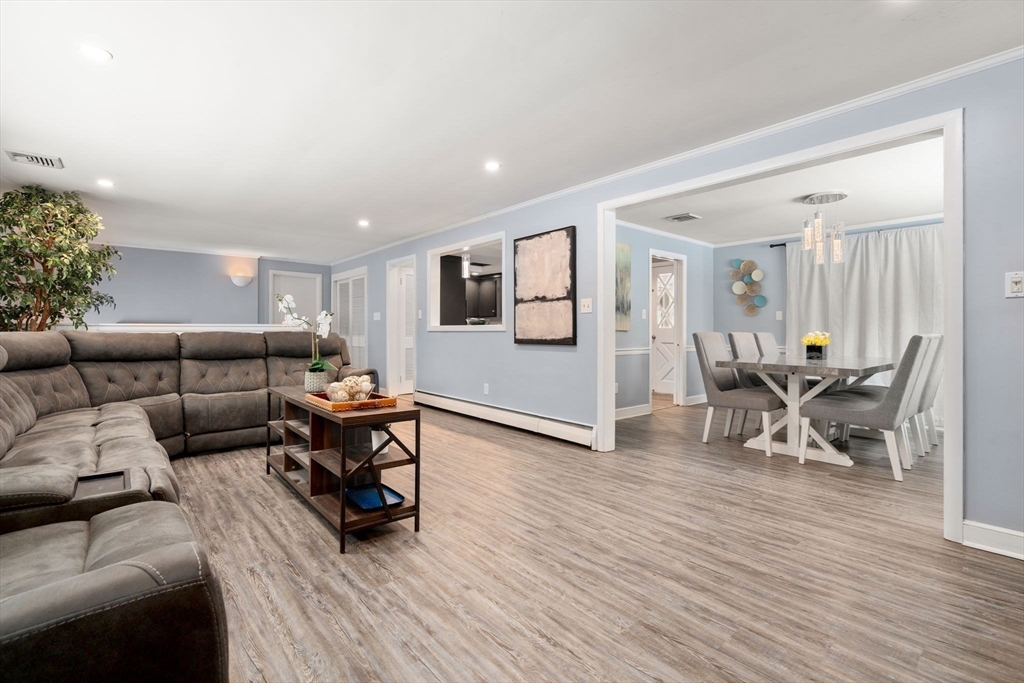 40 Bakers Hill Road Weston, MA 02493 - Photo 5 of 26