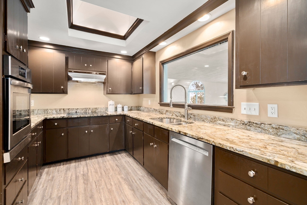 40 Bakers Hill Road Weston, MA 02493 - Photo 8 of 26