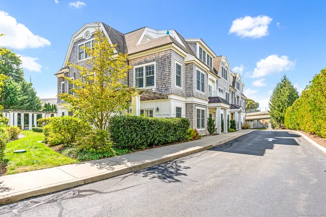 $750,000 | 103 Main Street, Unit 1103, Stonington, CT 06378