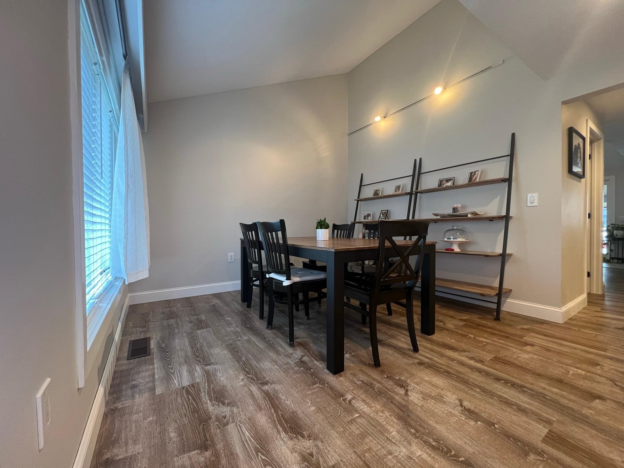 5 Tsienneto Road, Unit 17 Derry, NH 03038 - Photo 10 of 34 Gallery Image 10