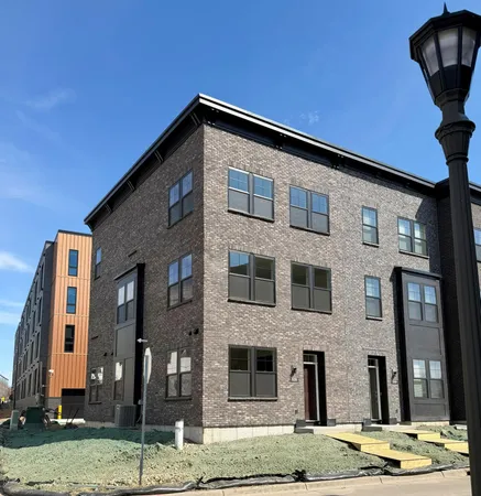 $699,990 | 838 South Woodlawn Avenue, St. Paul, MN 55116