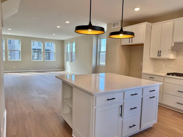 $699,990 | 838 South Woodlawn Avenue, St. Paul, MN 55116