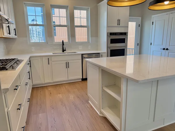 $699,990 | 838 South Woodlawn Avenue, St. Paul, MN 55116