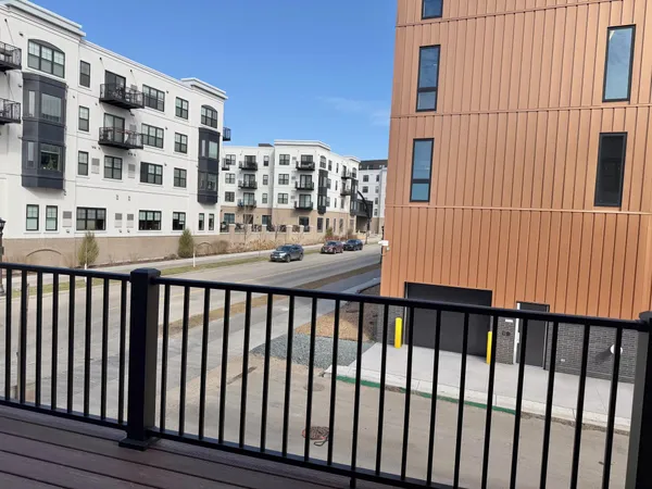 $699,990 | 838 South Woodlawn Avenue, St. Paul, MN 55116