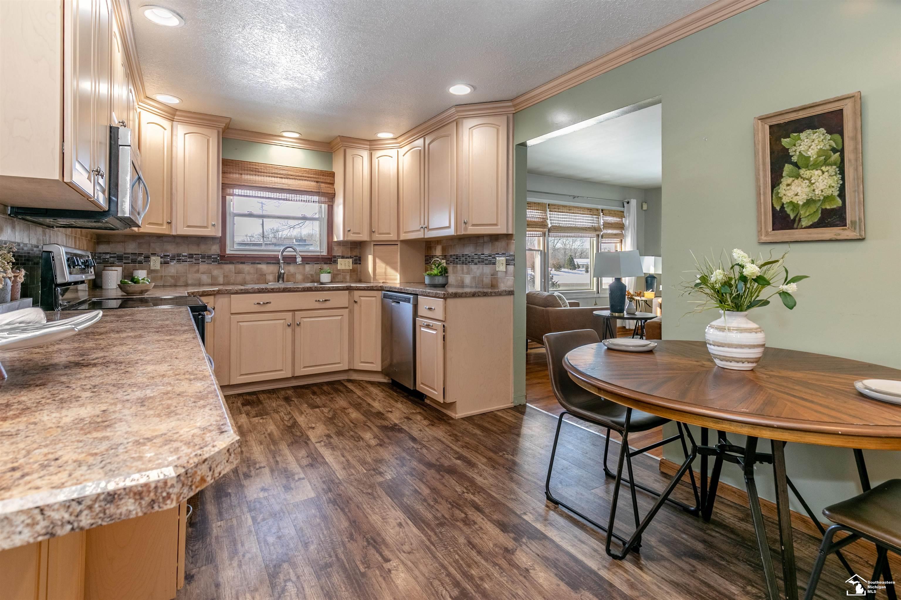 3370 Bluebush Road Monroe, MI 48162 - Photo 11 of 68