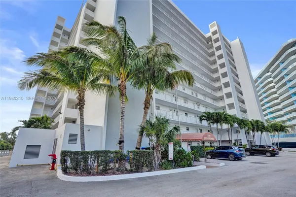 $2,900 | 1391 South Ocean Boulevard, Unit 809, Pompano Beach, FL 33062