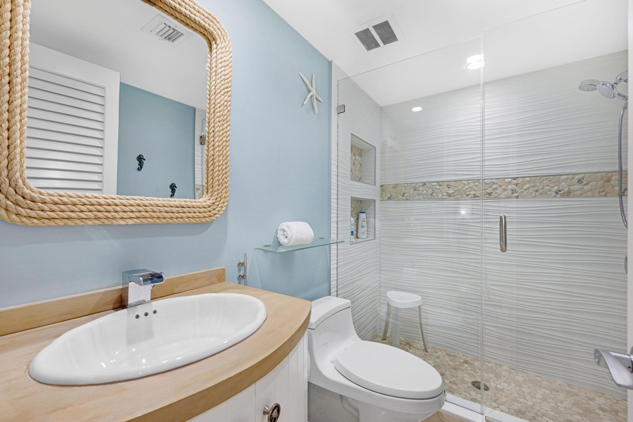 41 Pumpkin Cay Road, Unit A Key Largo, FL 33037 - Photo 12 of 22 Guest Bathroom