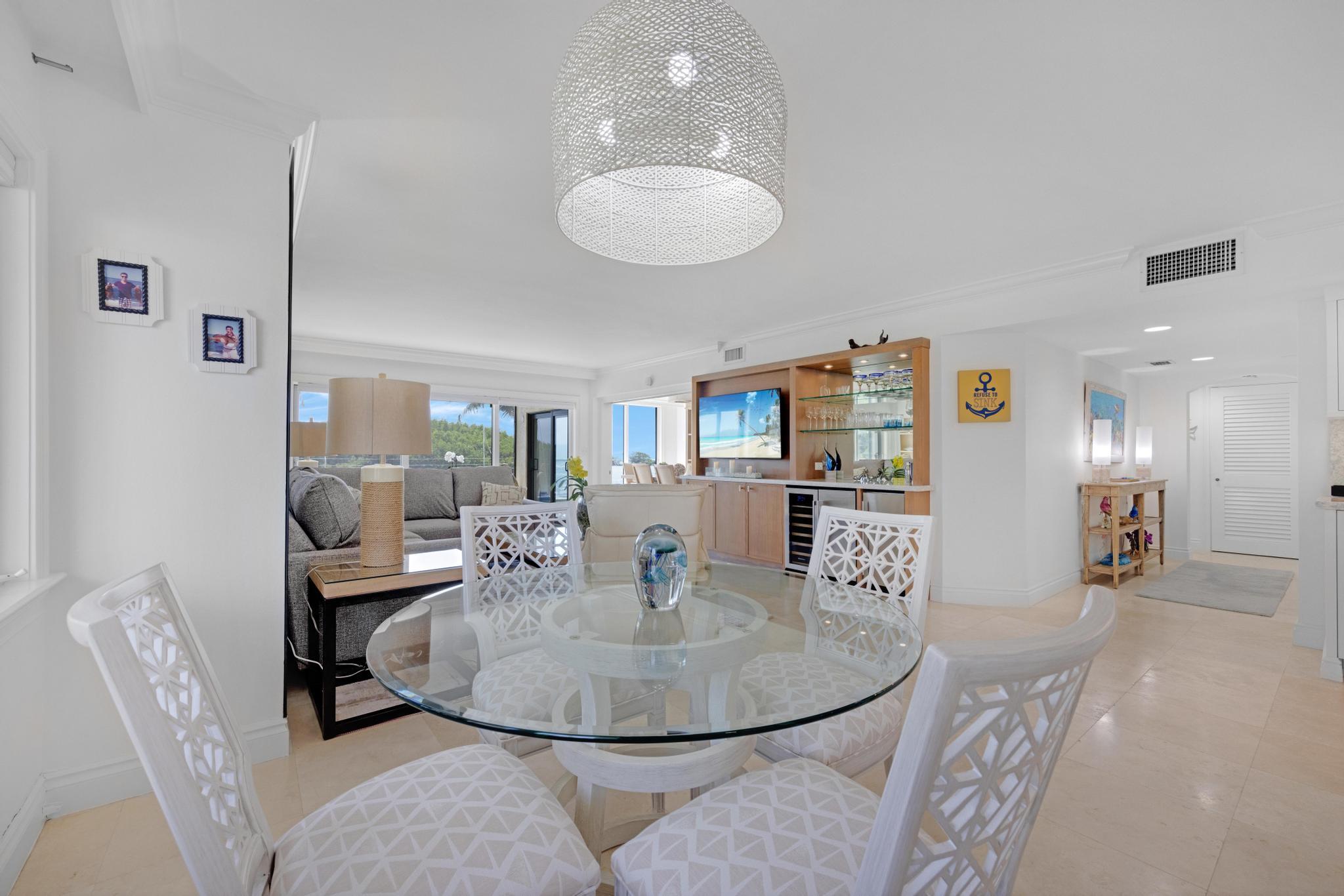 41 Pumpkin Cay Road, Unit A Key Largo, FL 33037 - Photo 15 of 22 Breakfast area