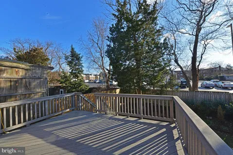 $2,950 | 2609 Farmington Drive, Alexandria, VA 22303