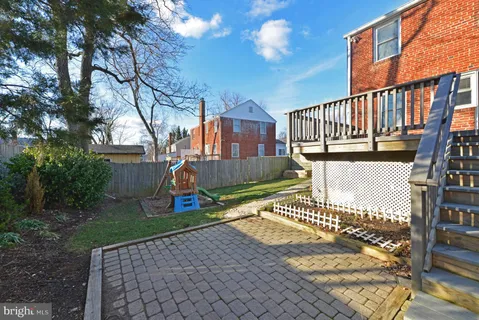 $2,950 | 2609 Farmington Drive, Alexandria, VA 22303