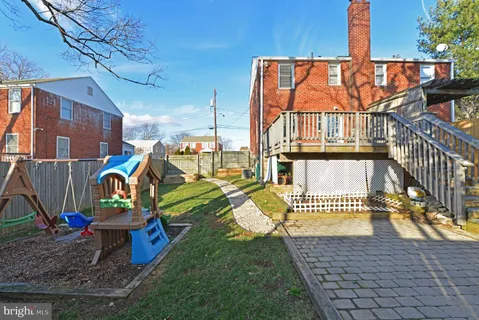 $2,950 | 2609 Farmington Drive, Alexandria, VA 22303