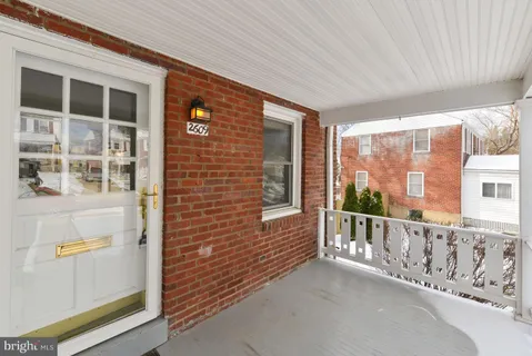 $2,950 | 2609 Farmington Drive, Alexandria, VA 22303