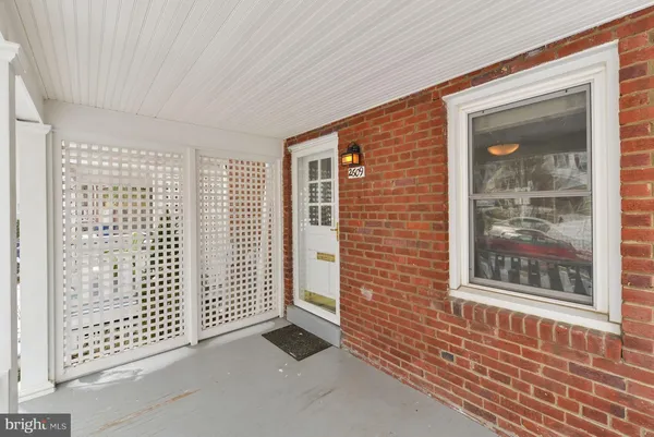 $2,795 | 2609 Farmington Drive, Alexandria, VA 22303