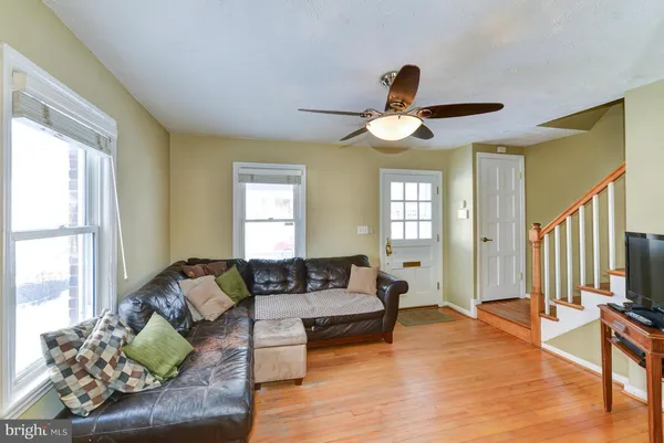 $2,795 | 2609 Farmington Drive, Alexandria, VA 22303