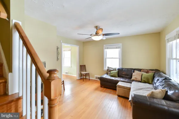 $2,795 | 2609 Farmington Drive, Alexandria, VA 22303