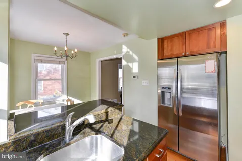 $2,950 | 2609 Farmington Drive, Alexandria, VA 22303