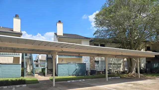 $84,000 | 250 El Dorado, Unit 296, Webster, TX 77598