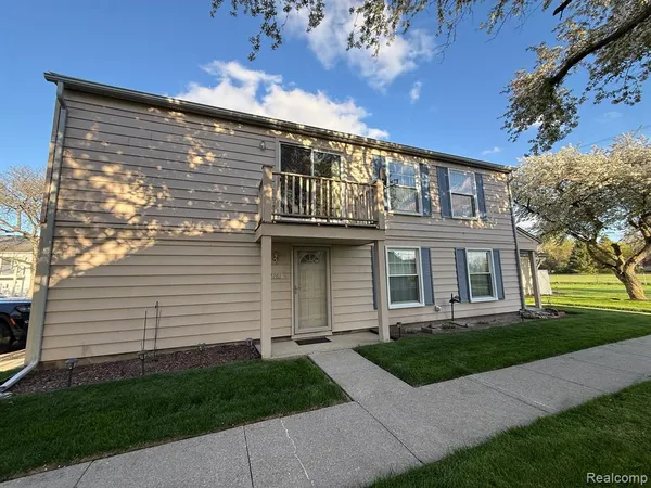 $124,900 | 2761 Fox Hollow Court, Lake Orion, MI 48360