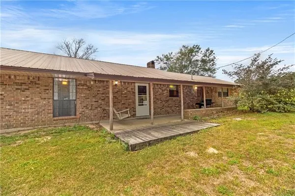 $220,000 | 804 McInnis Road, Florien, LA 71429