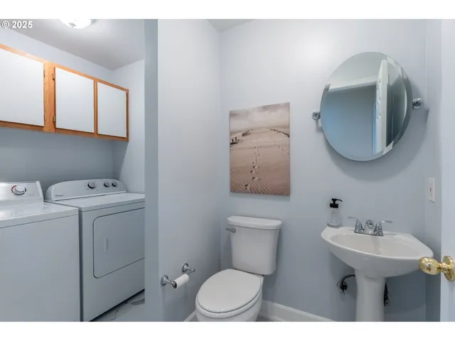 $320,000 | 7165 Southwest Sagert Street, Unit 107, Tualatin, OR 97062