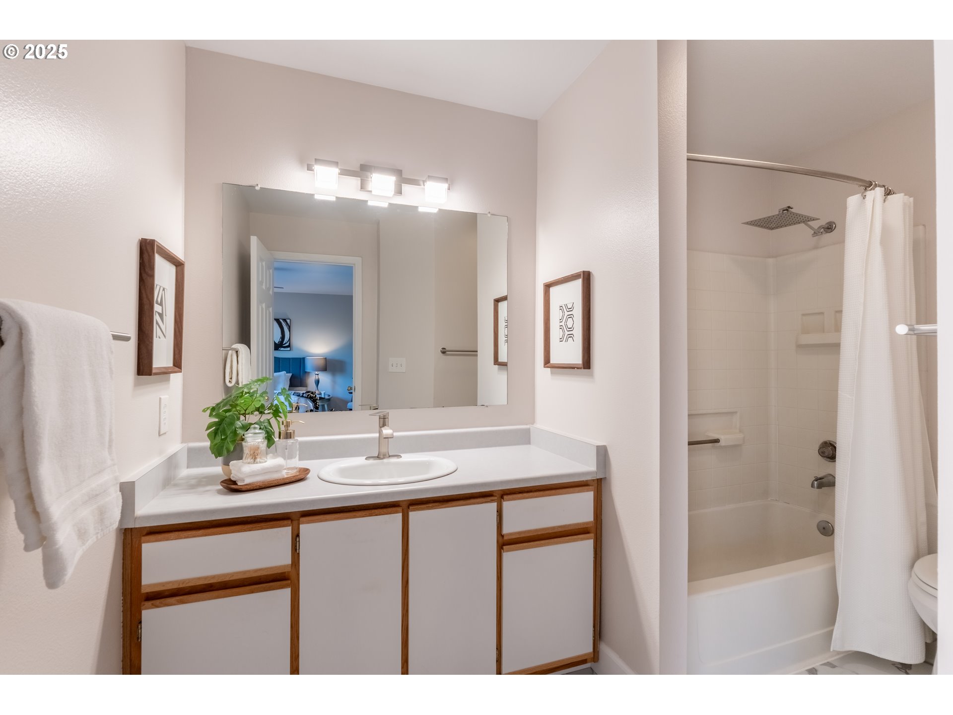 7165 Southwest Sagert Street, Unit 107 Tualatin, OR 97062 - Photo 15 of 27