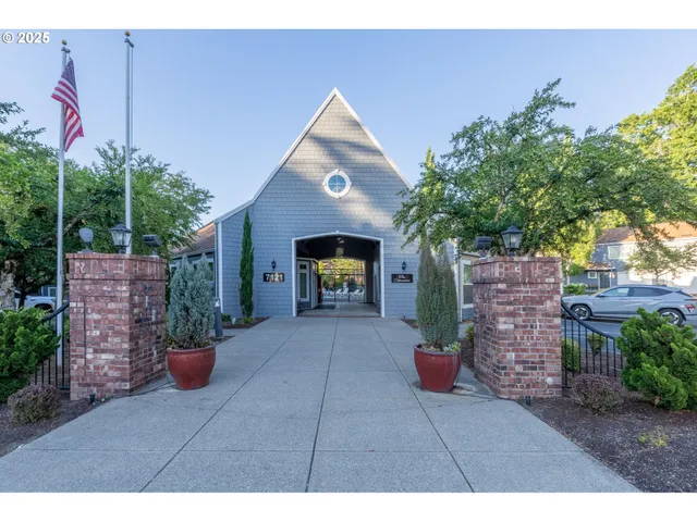 $320,000 | 7165 Southwest Sagert Street, Unit 107, Tualatin, OR 97062