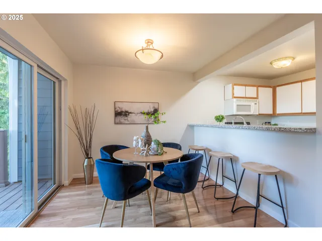 $320,000 | 7165 Southwest Sagert Street, Unit 107, Tualatin, OR 97062