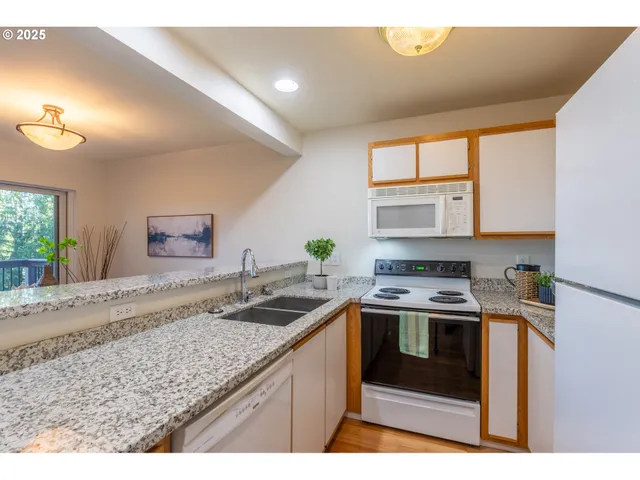 $320,000 | 7165 Southwest Sagert Street, Unit 107, Tualatin, OR 97062