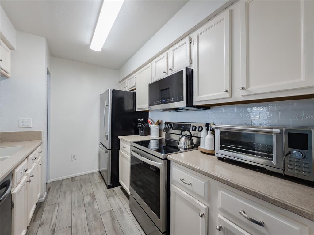 724 Kensington Lake Circle Brandon, FL 33511 - Photo 11 of 31