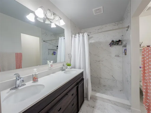 $1,875 | 724 Kensington Lake Circle, Brandon, FL 33511